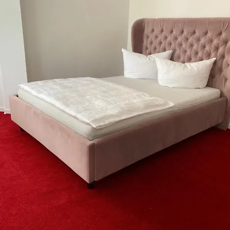 בית הארחה De Lux אוגסבורג